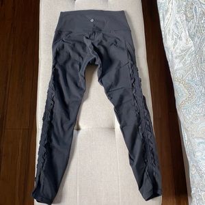 Lululemon EUC luon cropped leggings